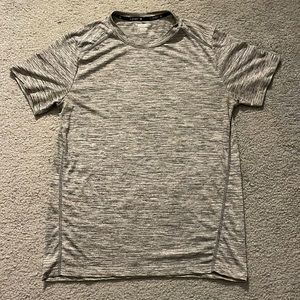 Layer 8 mens small. Awesome for workouts. Worn once